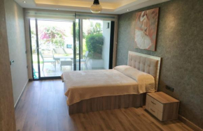 Charming Home with Shared Pools near Beach and City Center in Alanya